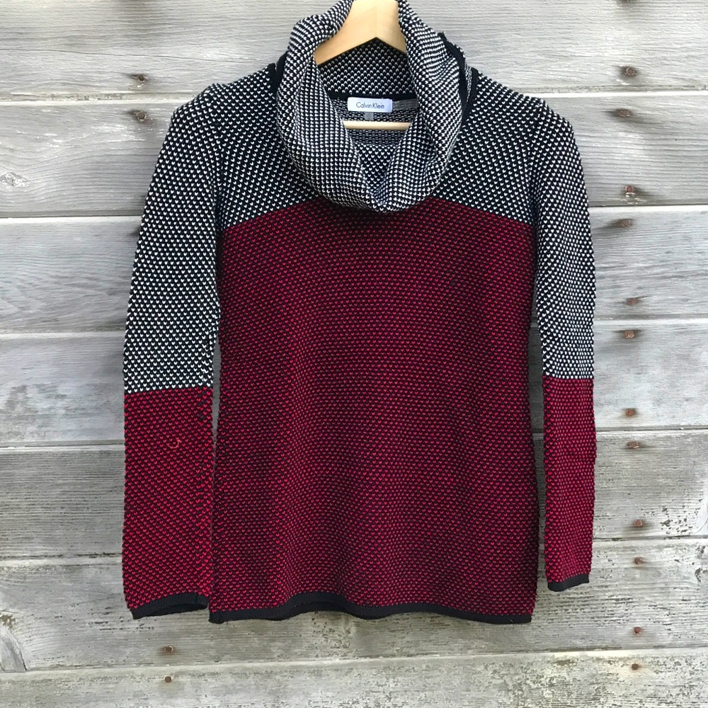 Calvin Klein Colorblock black & red top